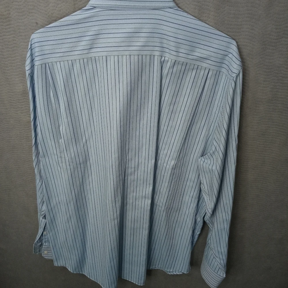 Banana Republic men's long sleeve button front cot